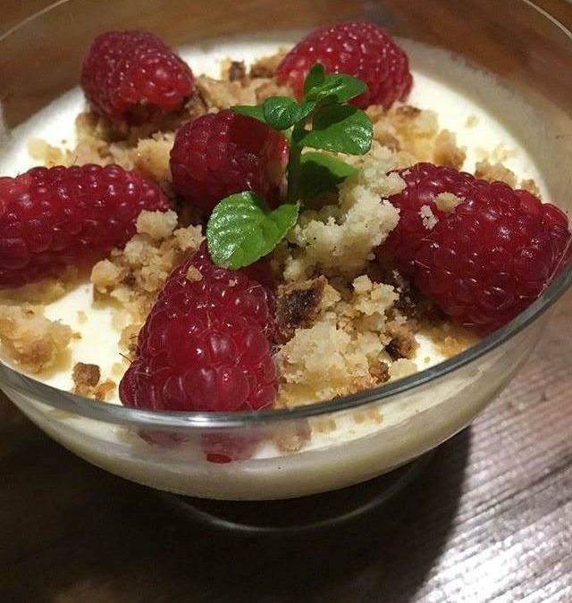 Bavarese al lime con crumble alla vaniglia